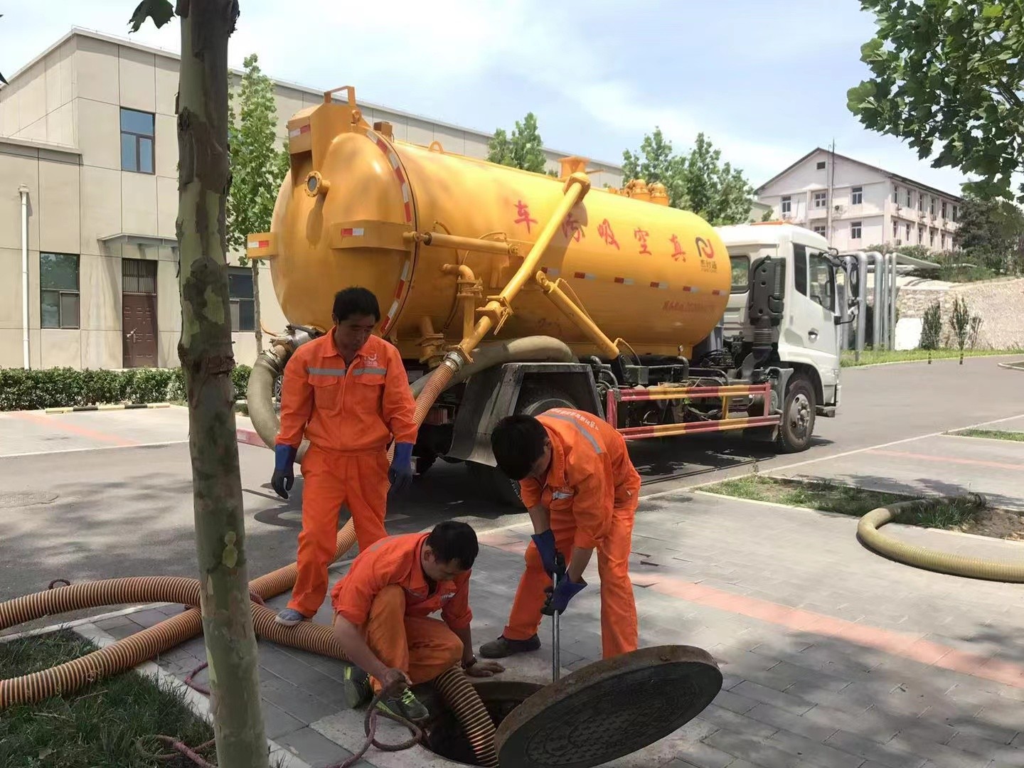 武昌化粪池清理与5-8吨吸粪车施工效率分析